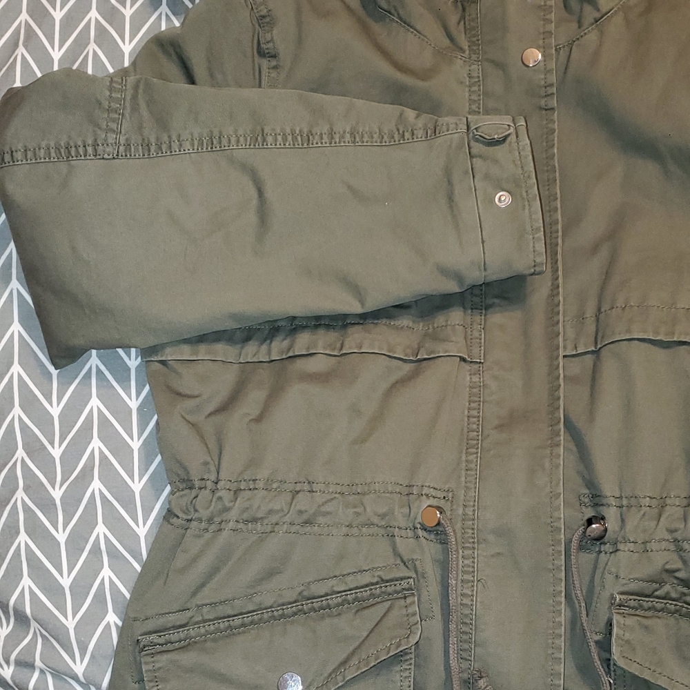 ❄Winter Savings! H&M Khaki Green Parka